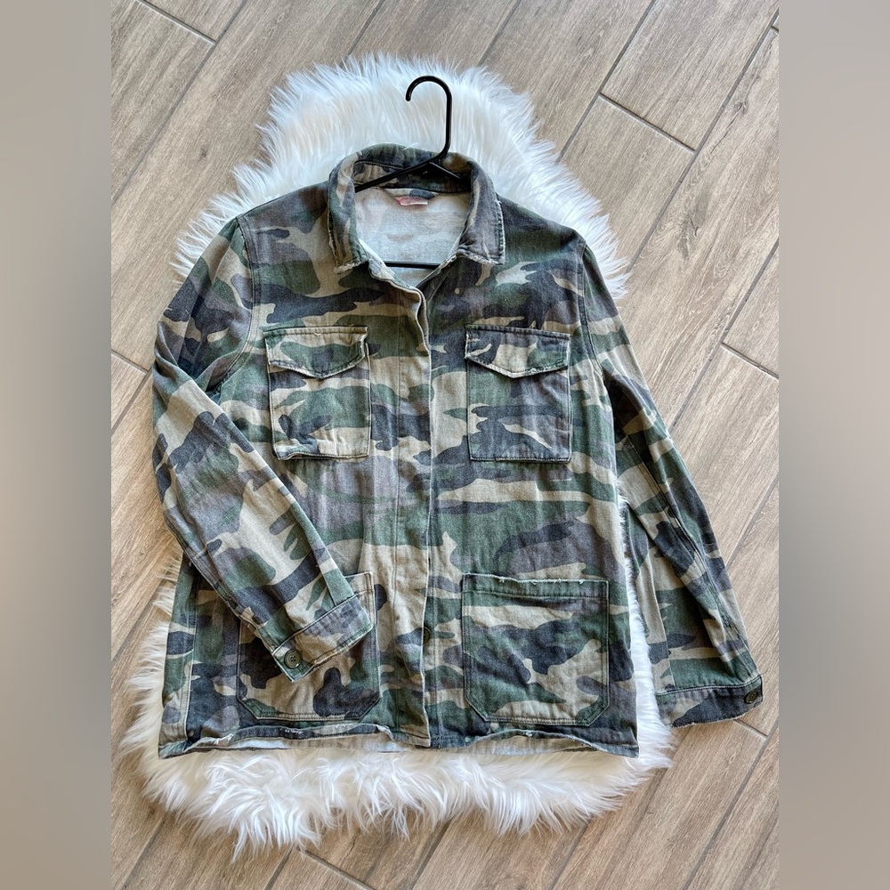 Women’s Medium Distressed Camouflage Denim Jacket New Without Tags